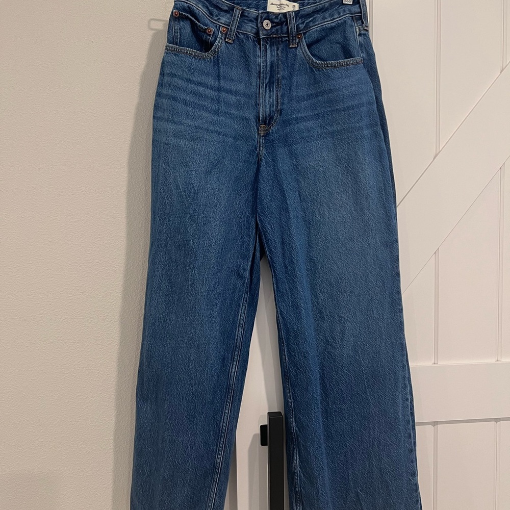 A&F High-Rise Wide Leg Jeans